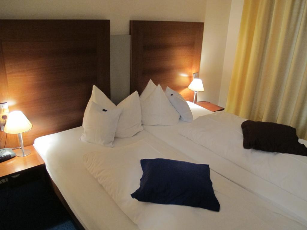 Garni-Hotel Sailer & Hotel Sailer'S Villa Rottweil Habitación foto